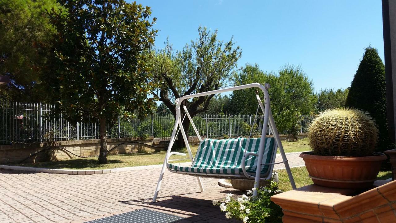 Il Mandorlo B&B Civitanova Alta Luaran gambar